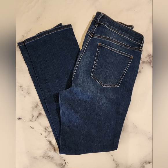 EUC Talbots Flawless High Rise Barely Boot Jeans in Dark Blue Distressed Denim - Picture 2 of 11